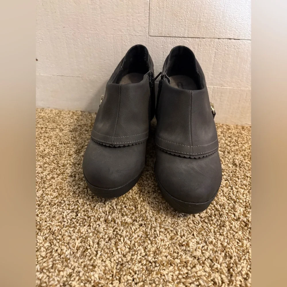 Dr. Scholl’s Charcoal Wedge Ankle Booties with Side Zipper Comfort Shoes - Picture 2 of 9